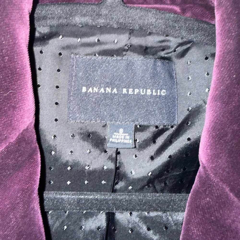 Clearance! Banana Republic Women's Velvet Deep Plum Blazer Size 8 - Picture 2 of 4